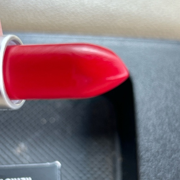 MAC RETRO MATTE LIPSTICK #707 RUBY WOO .10 OZ New In Box - Picture 3 of 8